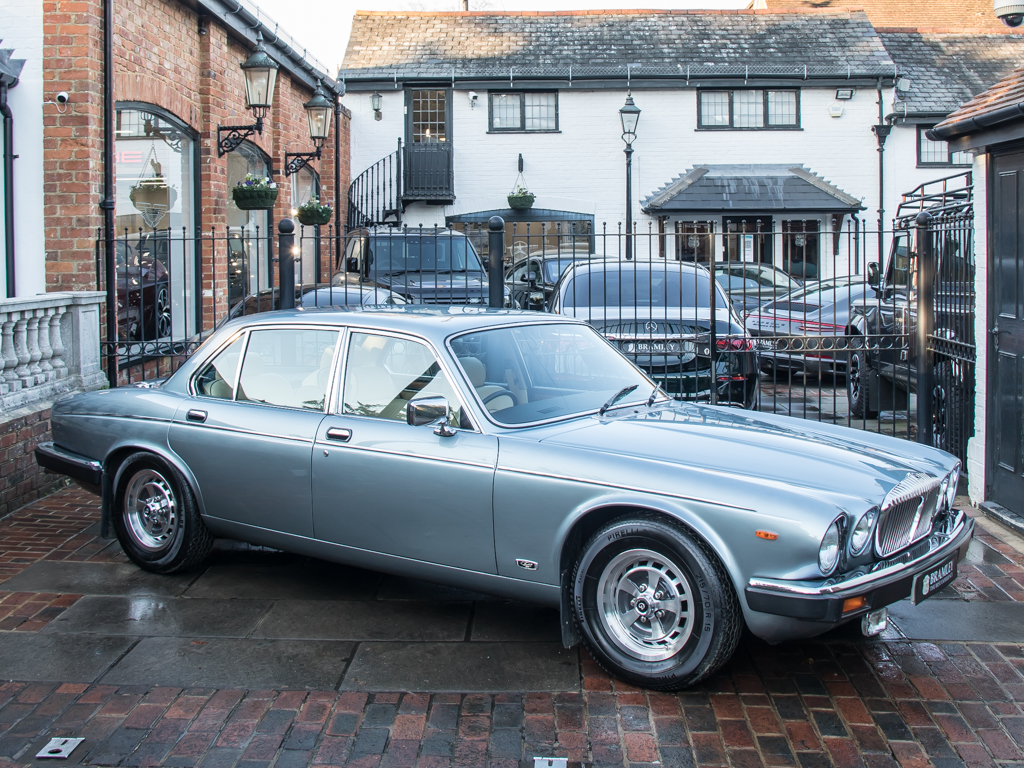 Daimler Double Six Series III 1991 Surrey Near London Hampshire Daimler Double Six Series III 1991 Surrey Near London Hampshire
