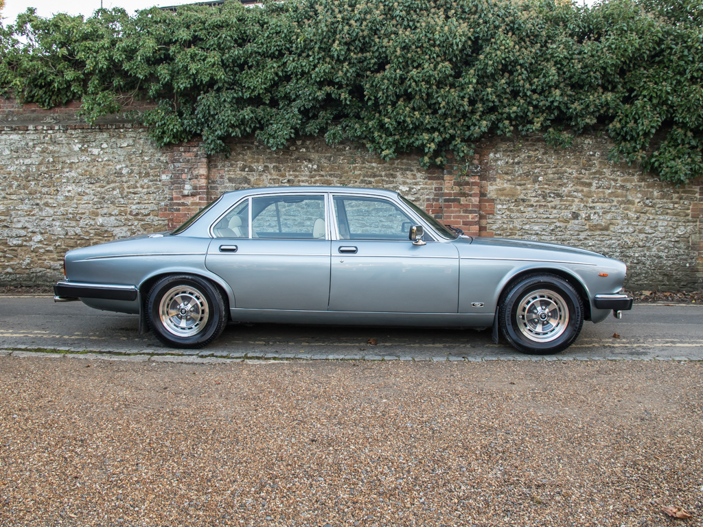 Daimler Double Six Series III 1991 Surrey Near London Hampshire Daimler Double Six Series III 1991 Surrey Near London Hampshire