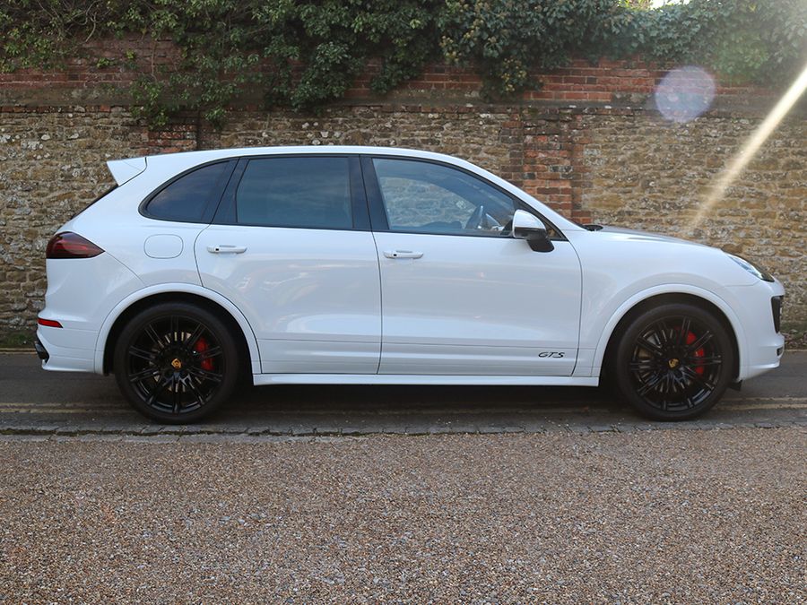 2016 Porsche Cayenne GTS V8