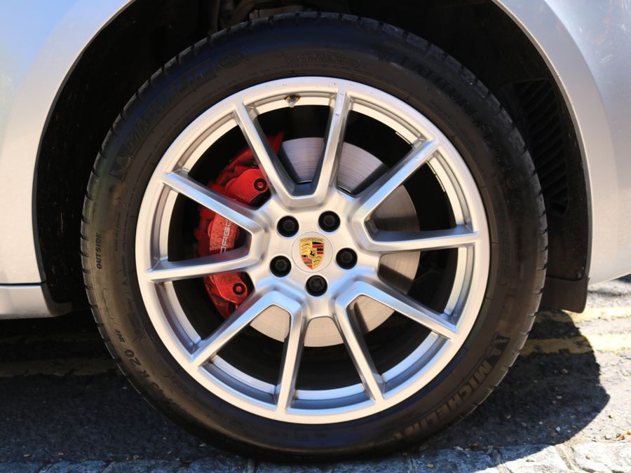 2014 Porsche Macan Turbo 