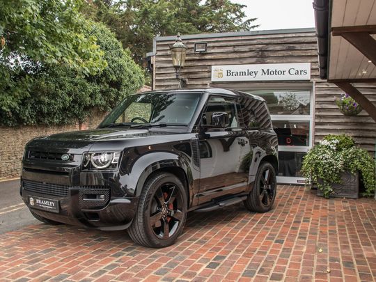 2024 Land Rover Defender 90 D350 X Station Wagon 