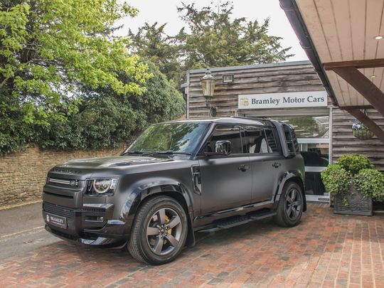 2023 Land Rover  Defender 110 D300 X-Dynamic HSE 