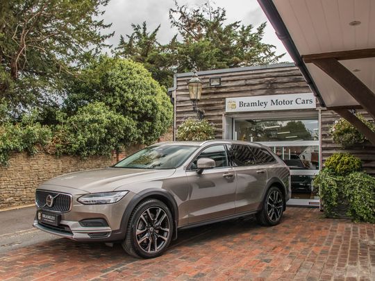 2021 Volvo  V90 B5 Cross Country - 2022 Model Year 